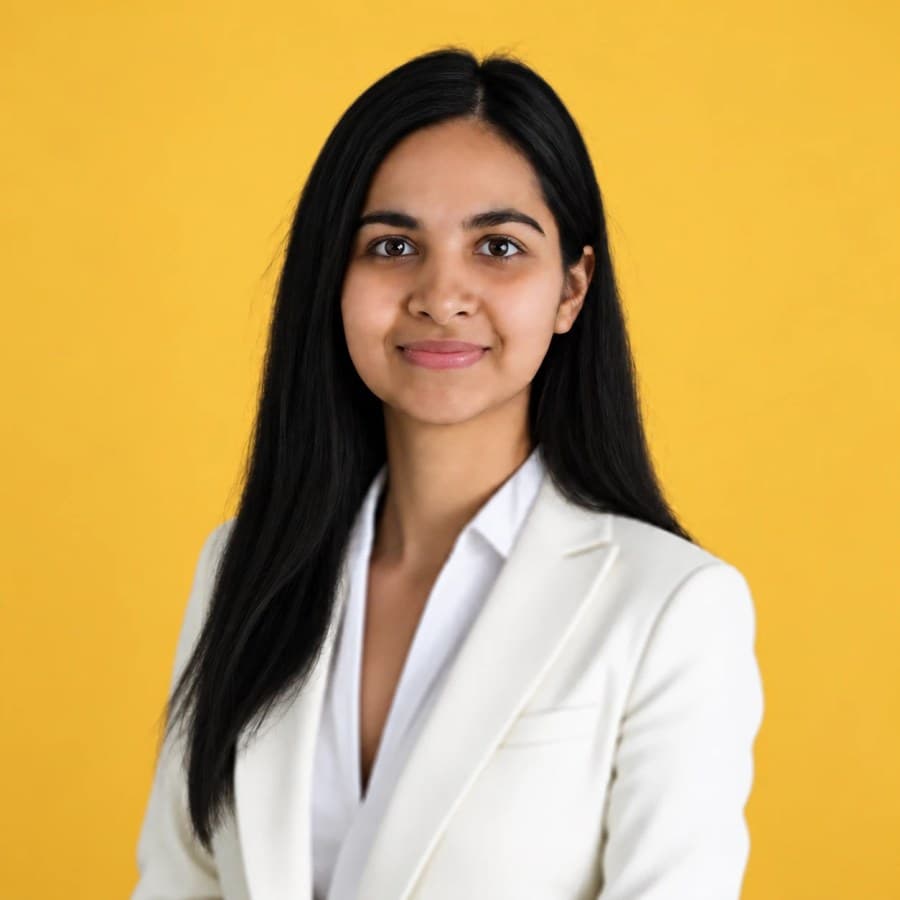 Portrait of Jenisa Sheth, founder of Convalexa Wave